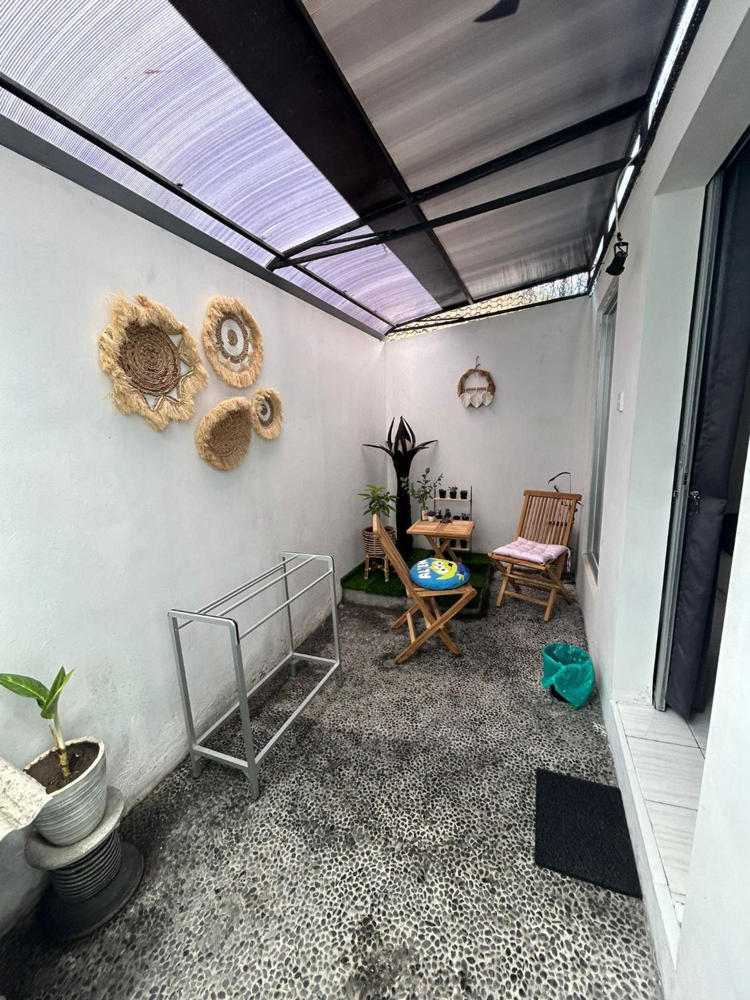 White Sandat Guest House Убуд Экстерьер фото