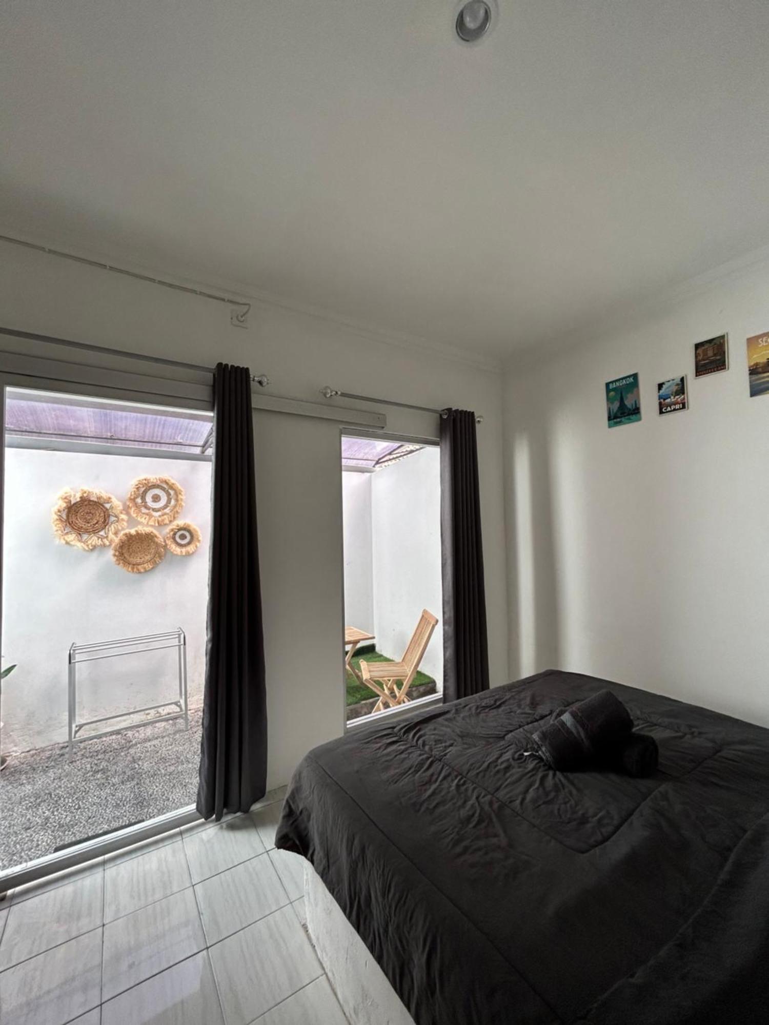 White Sandat Guest House Убуд Экстерьер фото