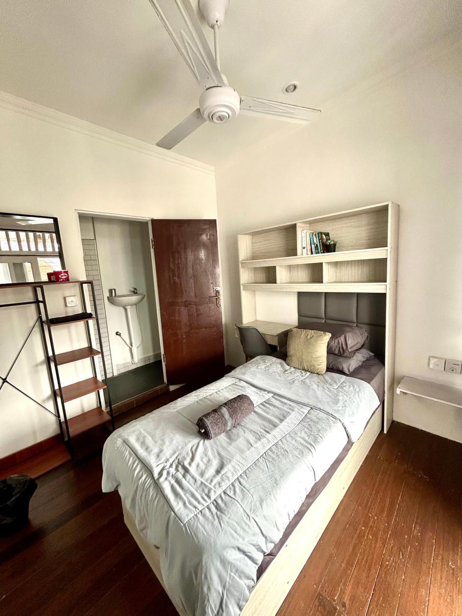 White Sandat Guest House Убуд Экстерьер фото